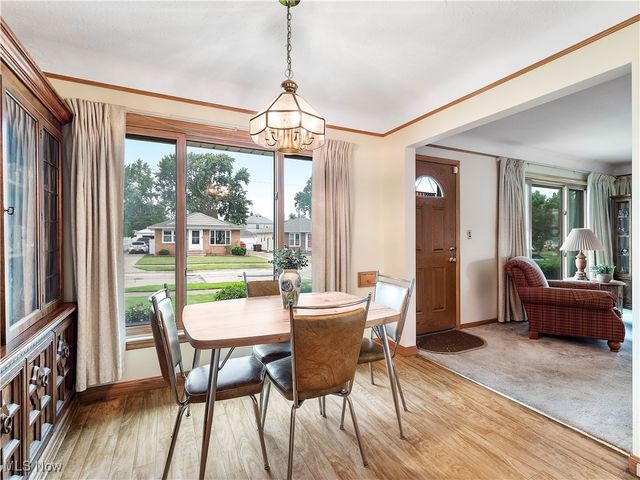 3323 North Avenue, Parma, OH 44134