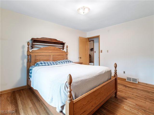 3323 North Avenue, Parma, OH 44134