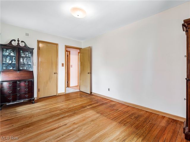 3323 North Avenue, Parma, OH 44134