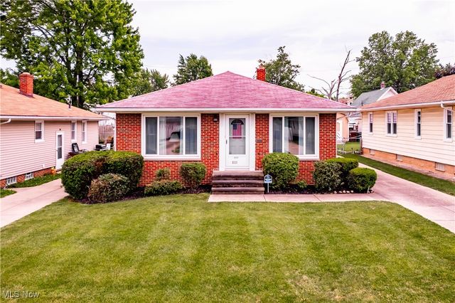 3323 North Avenue, Parma, OH 44134