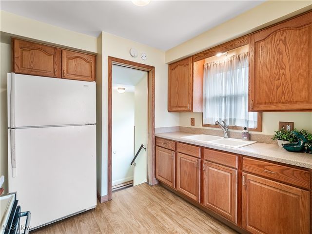 3323 North Avenue, Parma, OH 44134