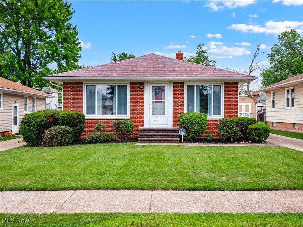 3323 North Avenue, Parma, OH 44134