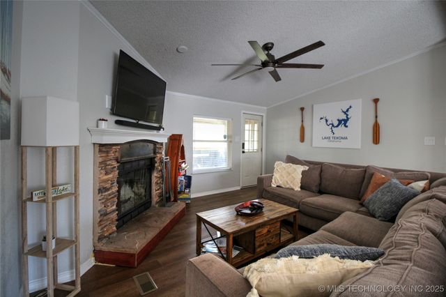 4028 Carefree Lane, Kingston, OK 73439