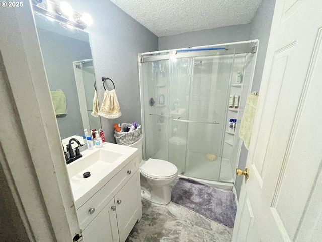 1014 S MILL Pl, Newberg, OR 97132