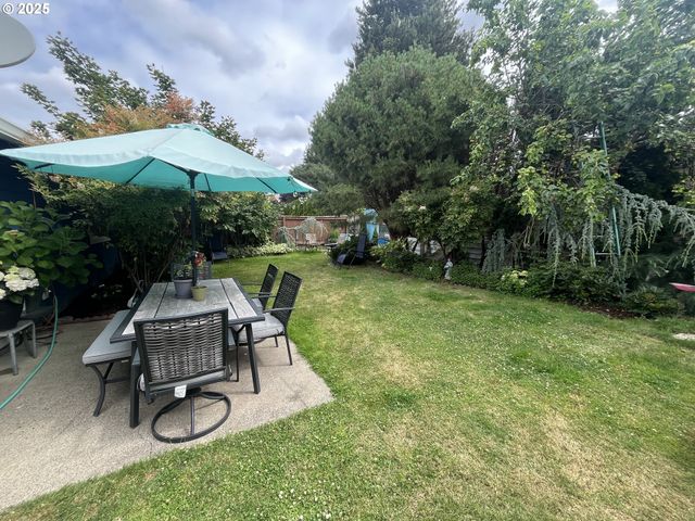 1014 S MILL Pl, Newberg, OR 97132