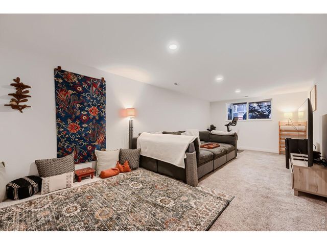 1546 Greenbriar Blvd, Boulder, CO 80305