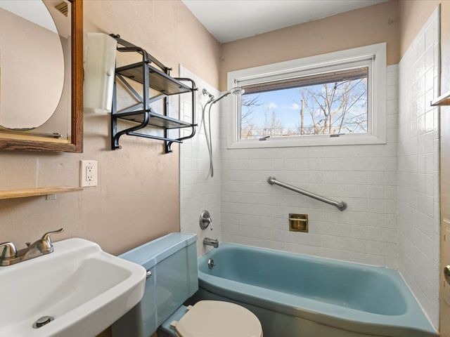 3504 Brendenwood Road, Rockford, IL 61107