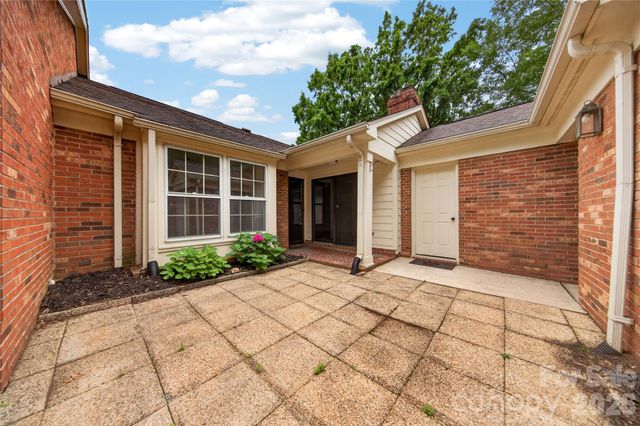 2405 Quail Lake Drive, Charlotte, NC 28210