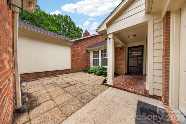 2405 Quail Lake Drive, Charlotte, NC 28210
