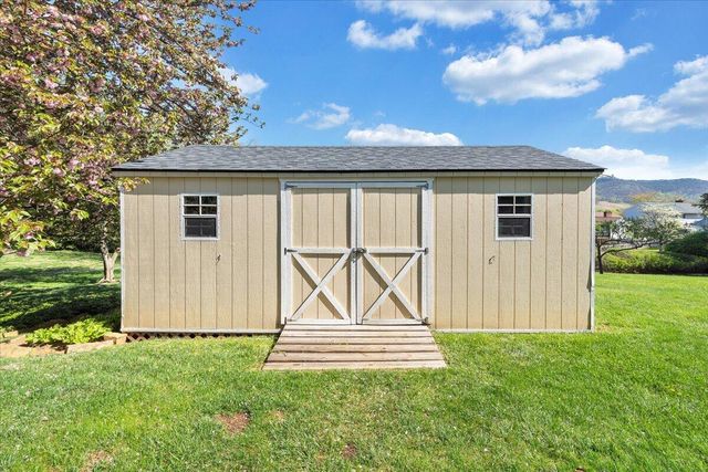 139 Winesap RD, Roanoke, VA 24019