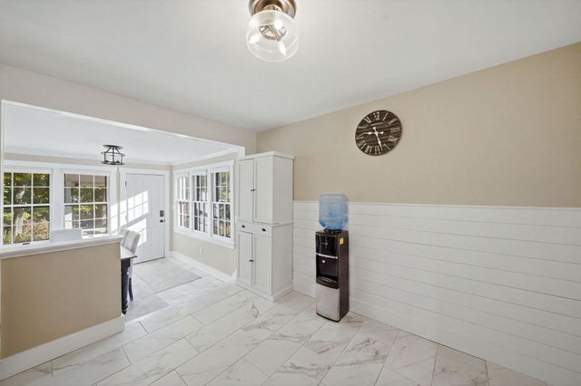 29 Shadow Lake Rd, Salem, NH 03079