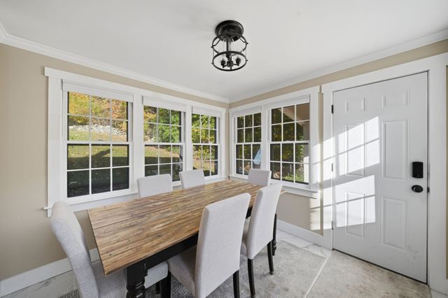29 Shadow Lake Rd, Salem, NH 03079