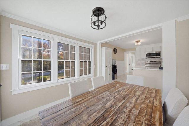 29 Shadow Lake Rd, Salem, NH 03079