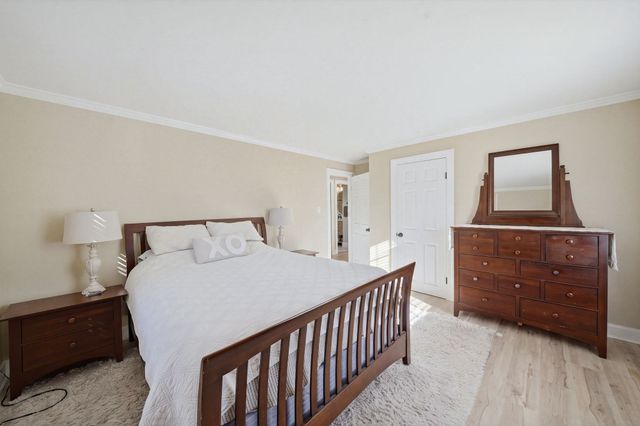 29 Shadow Lake Rd, Salem, NH 03079
