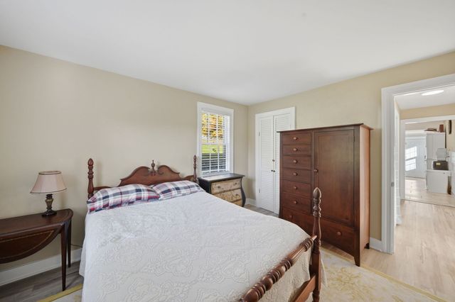 29 Shadow Lake Rd, Salem, NH 03079