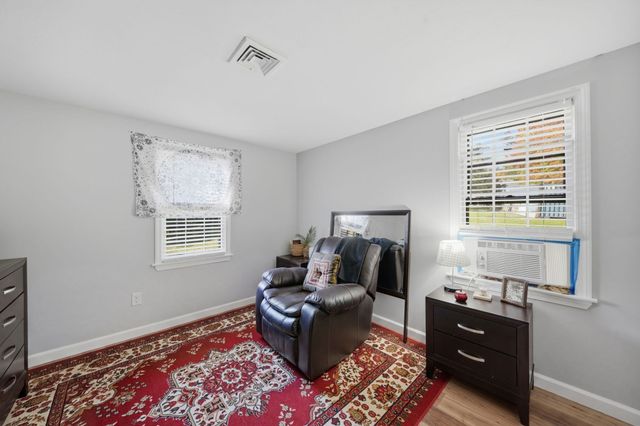 29 Shadow Lake Rd, Salem, NH 03079