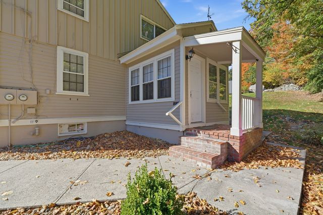 29 Shadow Lake Rd, Salem, NH 03079
