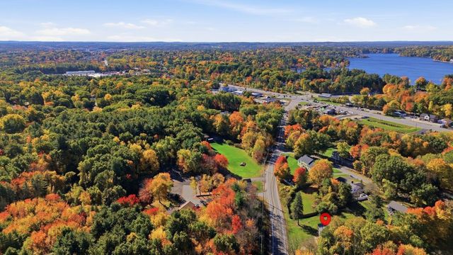 29 Shadow Lake Rd, Salem, NH 03079