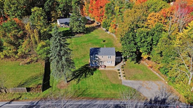 29 Shadow Lake Rd, Salem, NH 03079