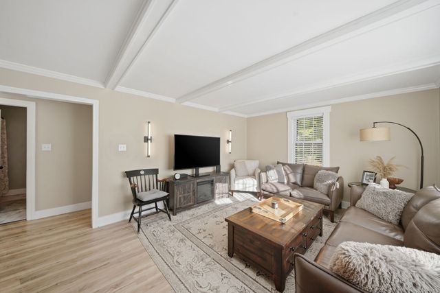29 Shadow Lake Rd, Salem, NH 03079