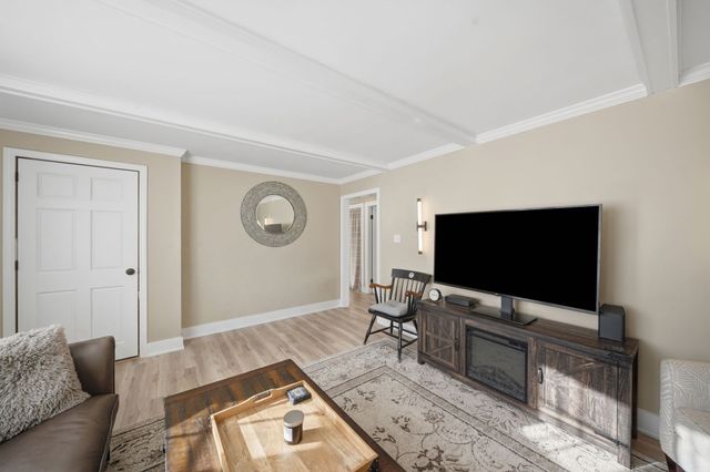 29 Shadow Lake Rd, Salem, NH 03079