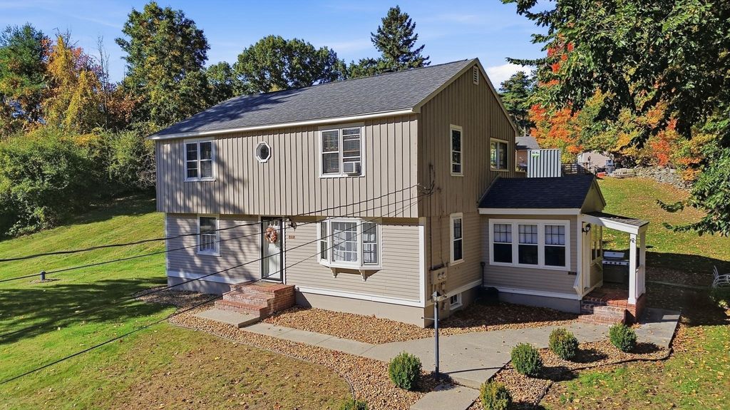 29 Shadow Lake Rd, Salem, NH 03079