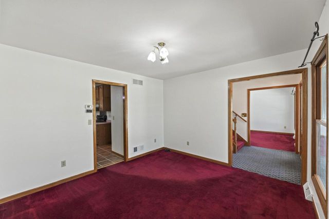 243 Royal Oak COURT, Pewaukee, WI 53072