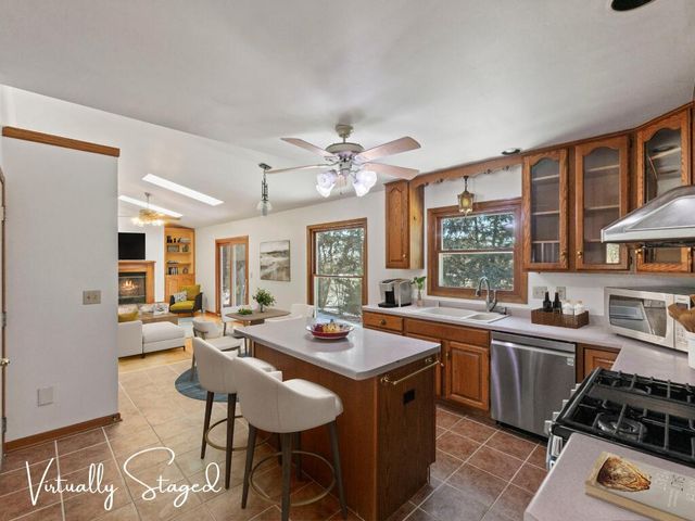 243 Royal Oak COURT, Pewaukee, WI 53072