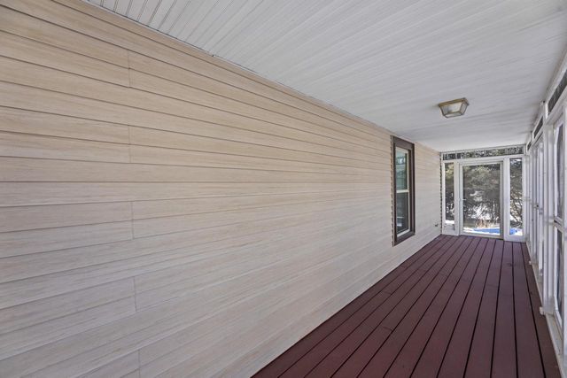 243 Royal Oak COURT, Pewaukee, WI 53072