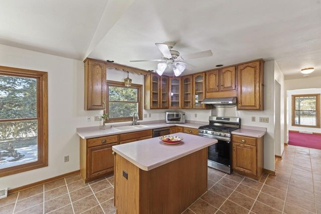 243 Royal Oak COURT, Pewaukee, WI 53072