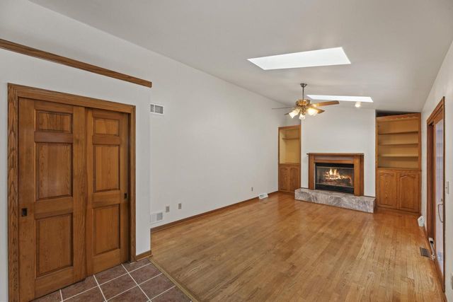 243 Royal Oak COURT, Pewaukee, WI 53072