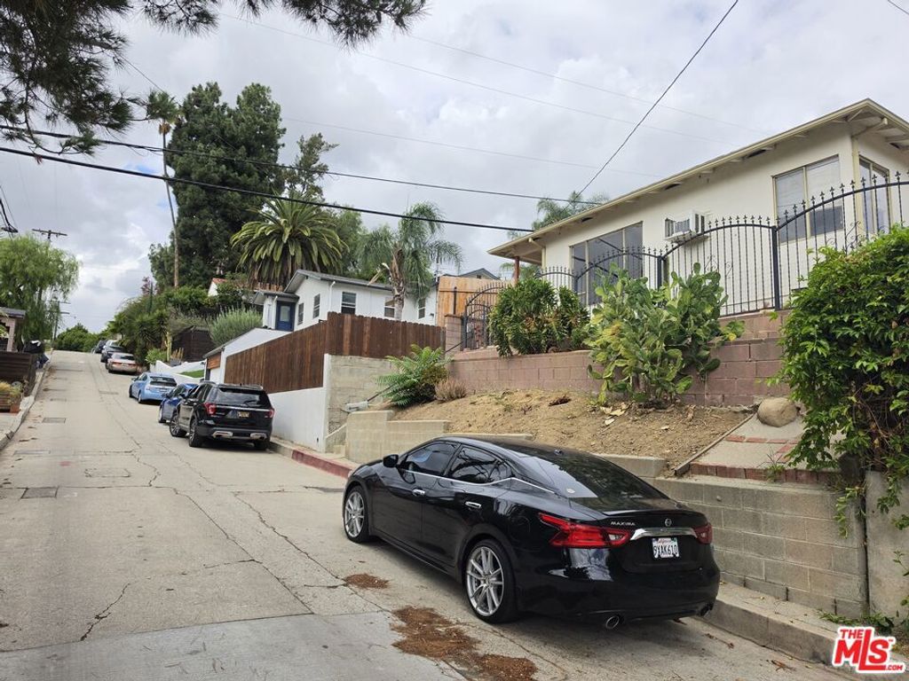 1721 Kilbourn Street, Los Angeles, CA 90065 — photo 2