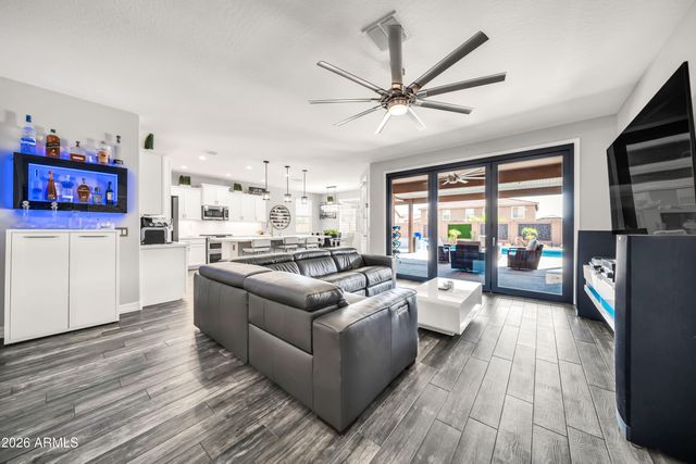 3713 W ABRAMS Drive, New River, AZ 85087