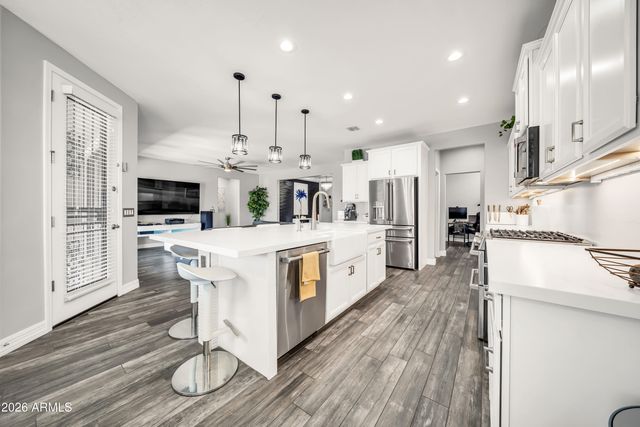 3713 W ABRAMS Drive, New River, AZ 85087