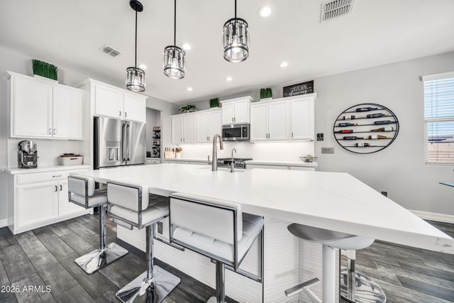 3713 W ABRAMS Drive, New River, AZ 85087