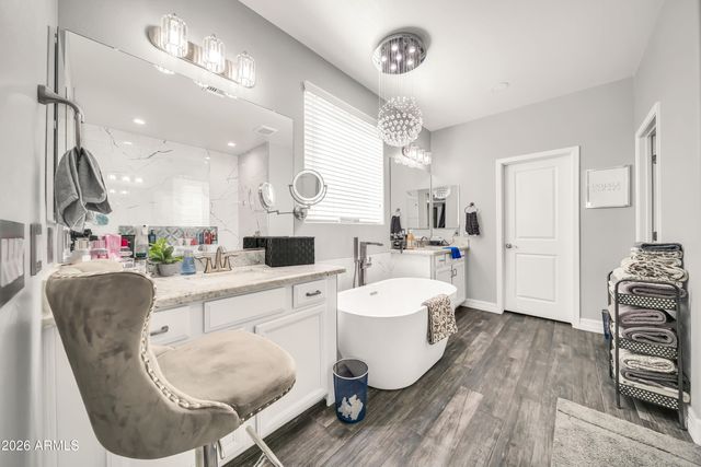3713 W ABRAMS Drive, New River, AZ 85087