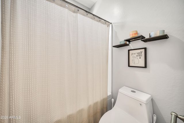 3713 W ABRAMS Drive, New River, AZ 85087
