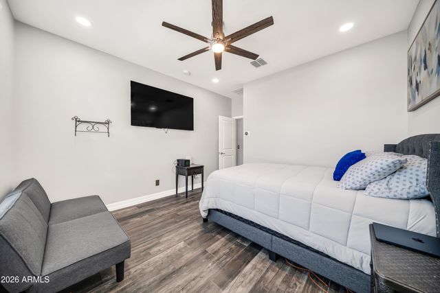 3713 W ABRAMS Drive, New River, AZ 85087