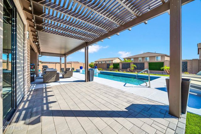 3713 W ABRAMS Drive, New River, AZ 85087