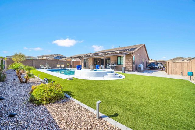 3713 W ABRAMS Drive, New River, AZ 85087
