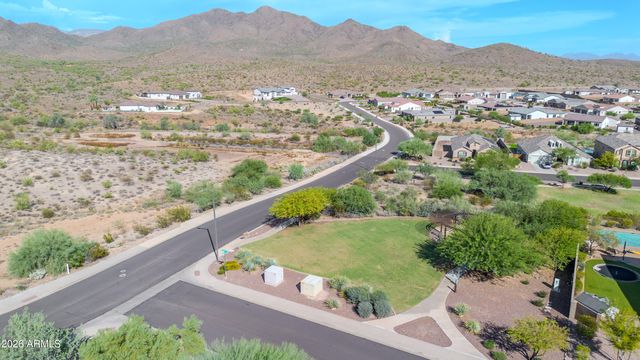 3713 W ABRAMS Drive, New River, AZ 85087