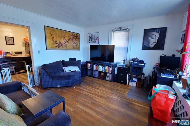 458 Shannon Place, Cliffside Park, NJ 07010