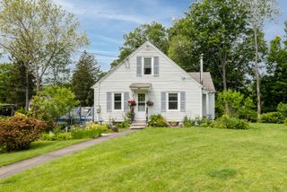 687 Beacon Valley Road, Naugatuck, CT 06770