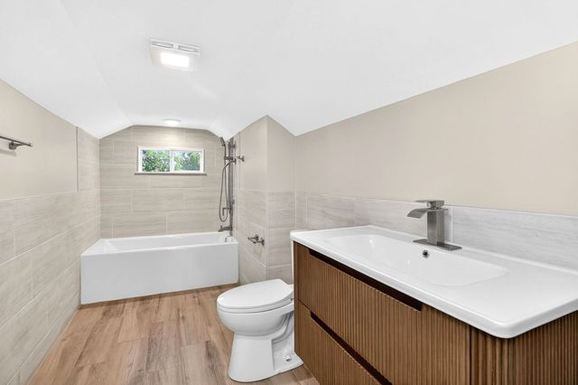 2426 N Neva Avenue, Chicago, IL 60707