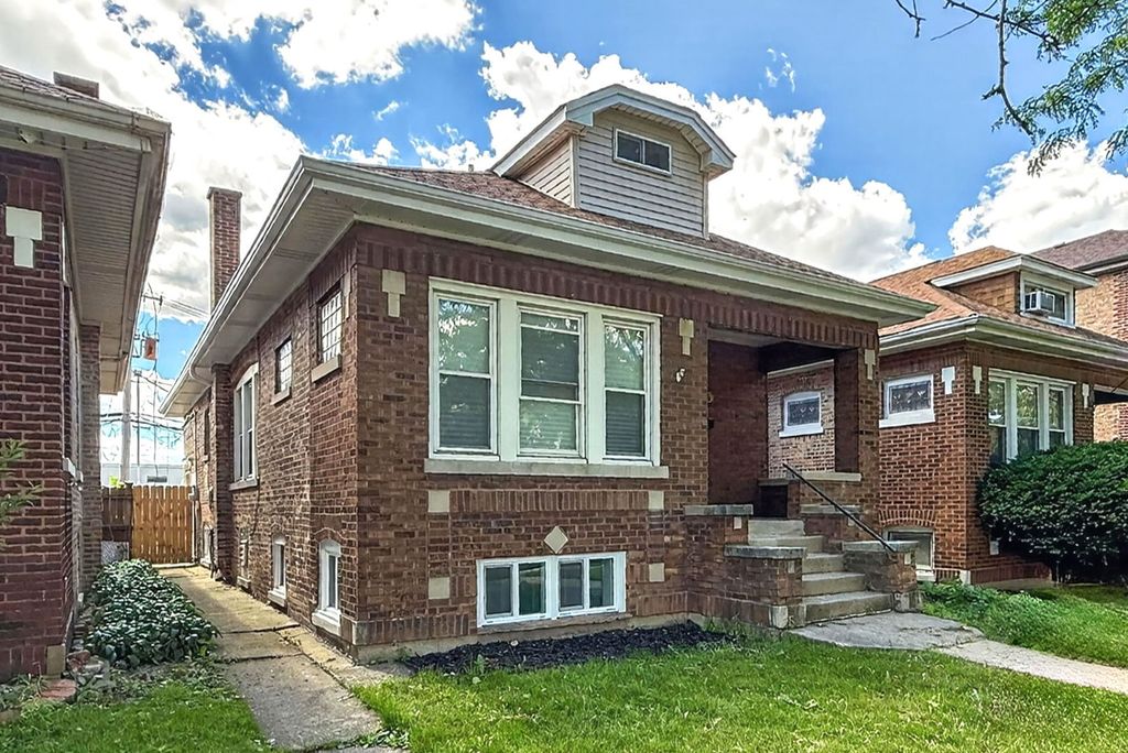 2426 N Neva Avenue, Chicago, IL 60707
