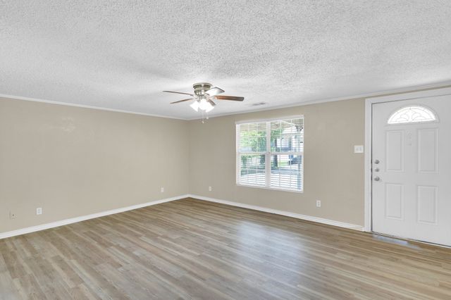 214 Hill Lane, Red Oak, TX 75154