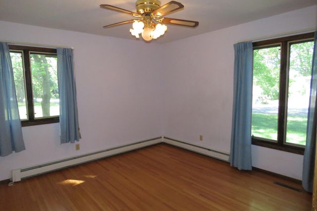 936 York Avenue NW, Elk River, MN 55330