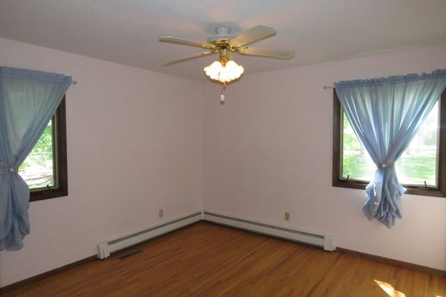 936 York Avenue NW, Elk River, MN 55330