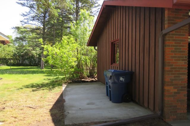 936 York Avenue NW, Elk River, MN 55330