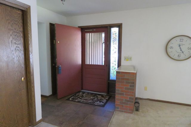 936 York Avenue NW, Elk River, MN 55330